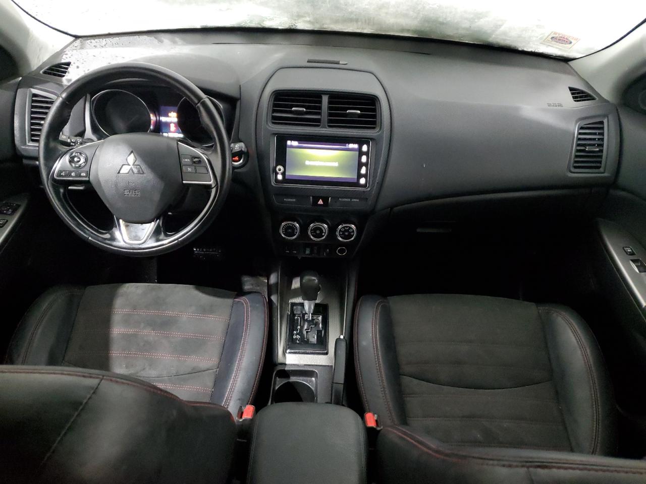 2018 Mitsubishi Outlander - Image 8