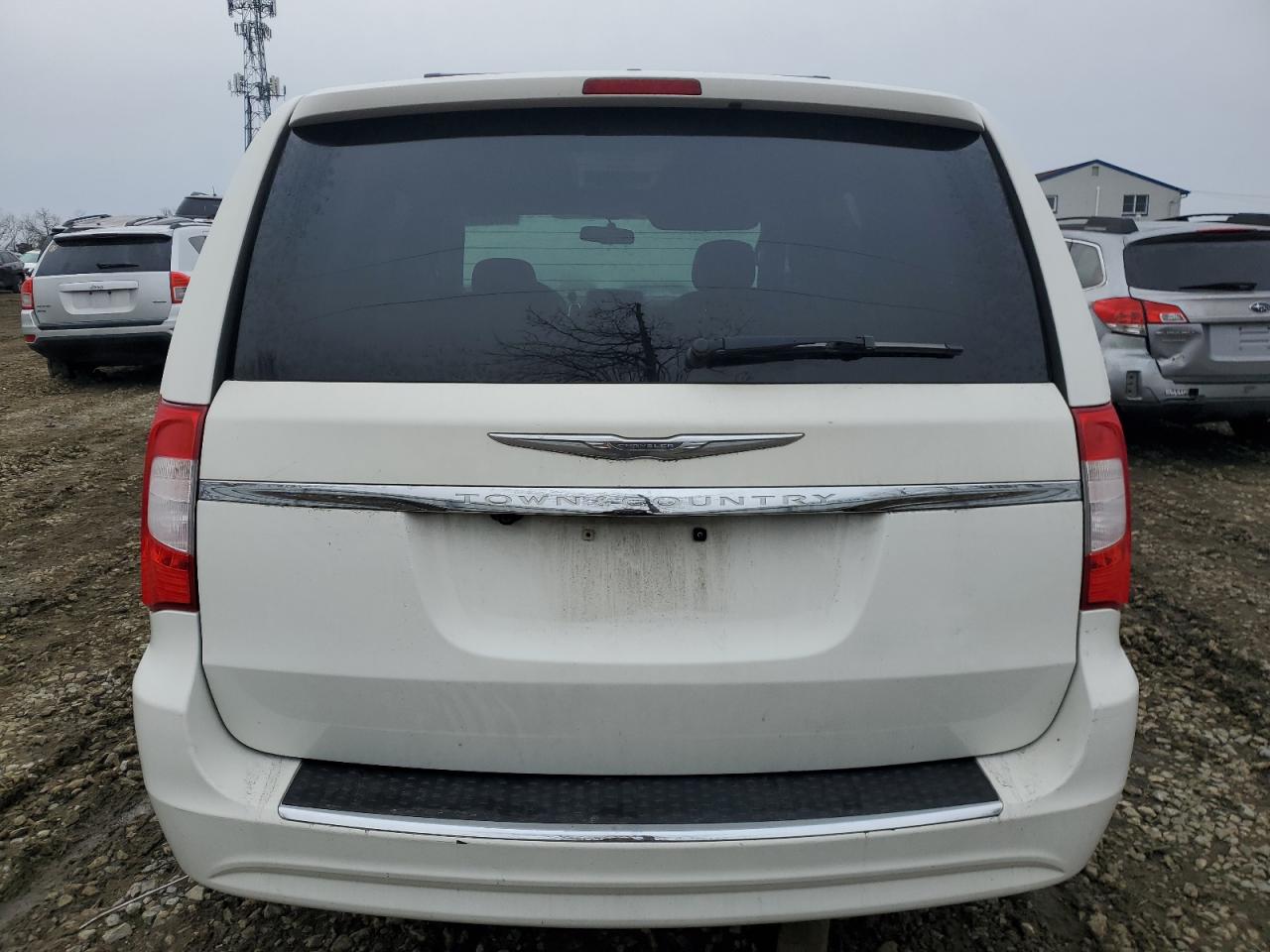 2012 Chrysler Town & Country - Image 6