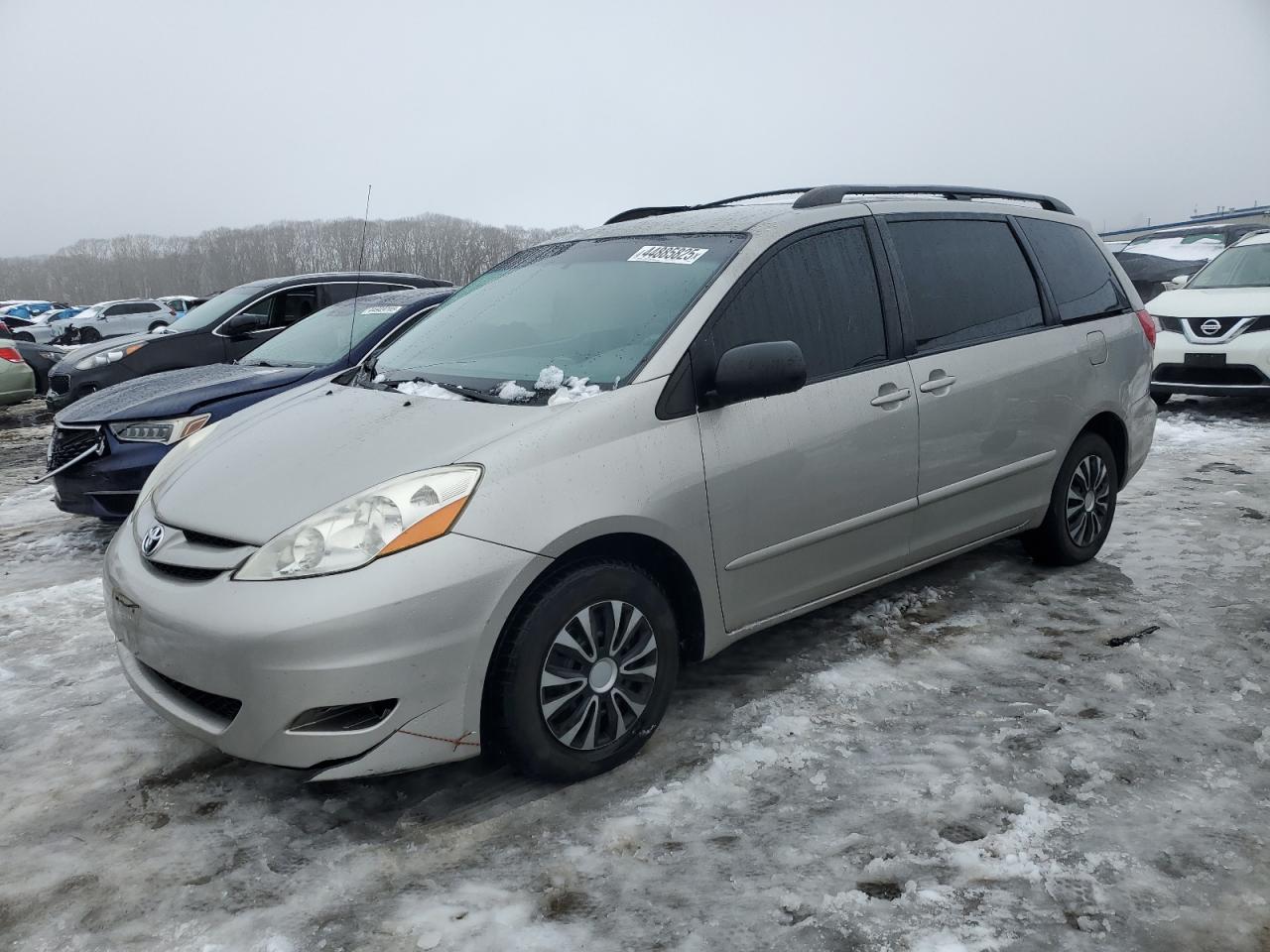 2007 Toyota Sienna - Image 1