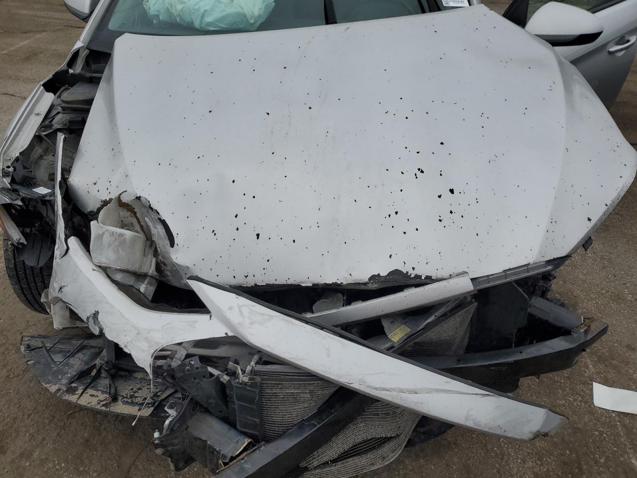 2018 Hyundai Elantra - Image 12