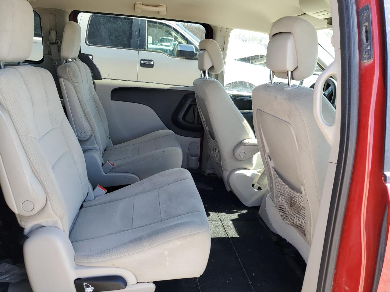 2012 Dodge Caravan - Image 11