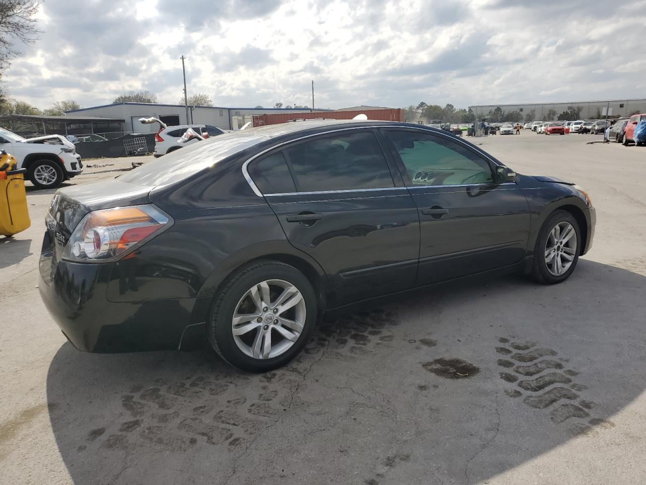 2011 Nissan Altima - Image 3