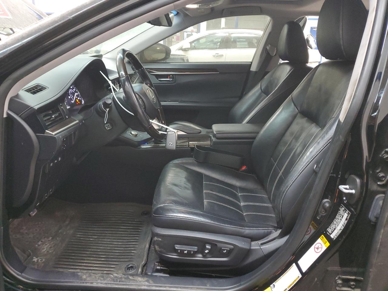 2016 Lexus ES - Image 7