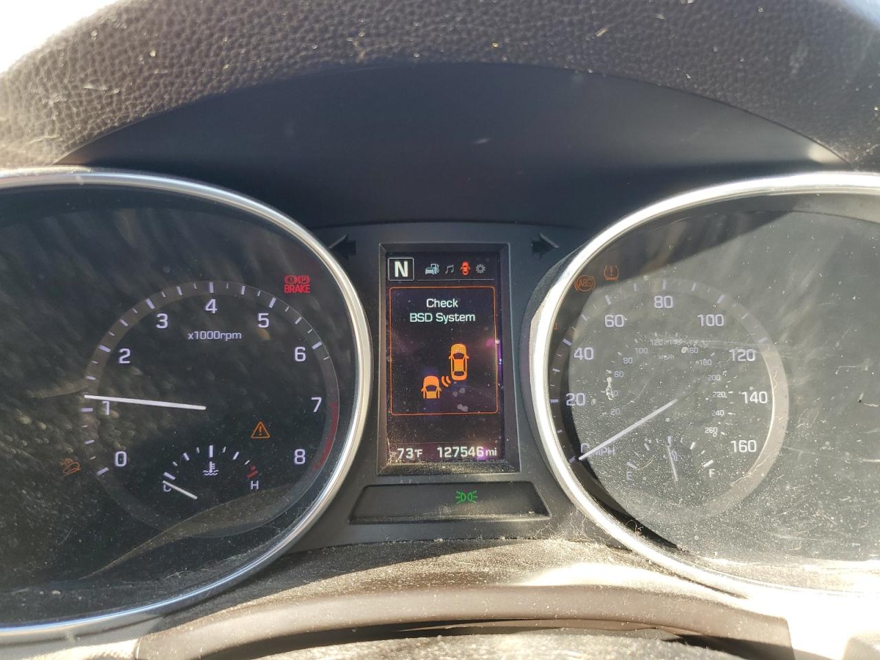 2017 Hyundai Santa Fe - Image 9
