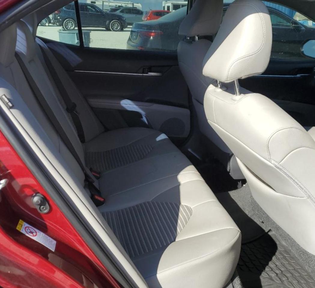 2018 Toyota Camry - Image 10
