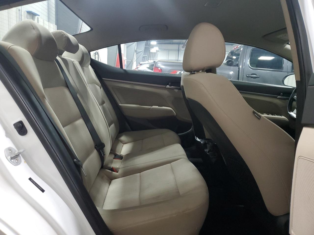 2018 Hyundai Elantra - Image 10