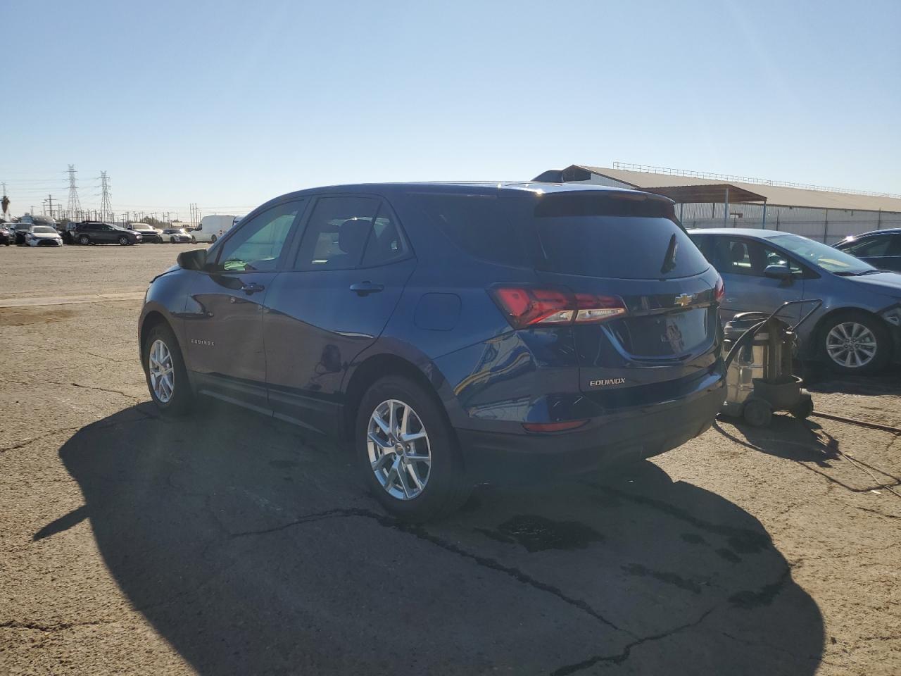 2022 Chevrolet Equinox - Image 2
