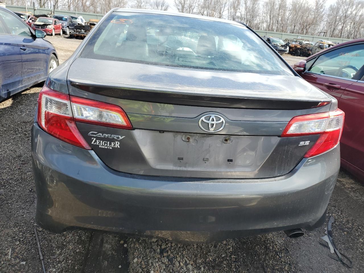 2014 Toyota Camry - Image 6