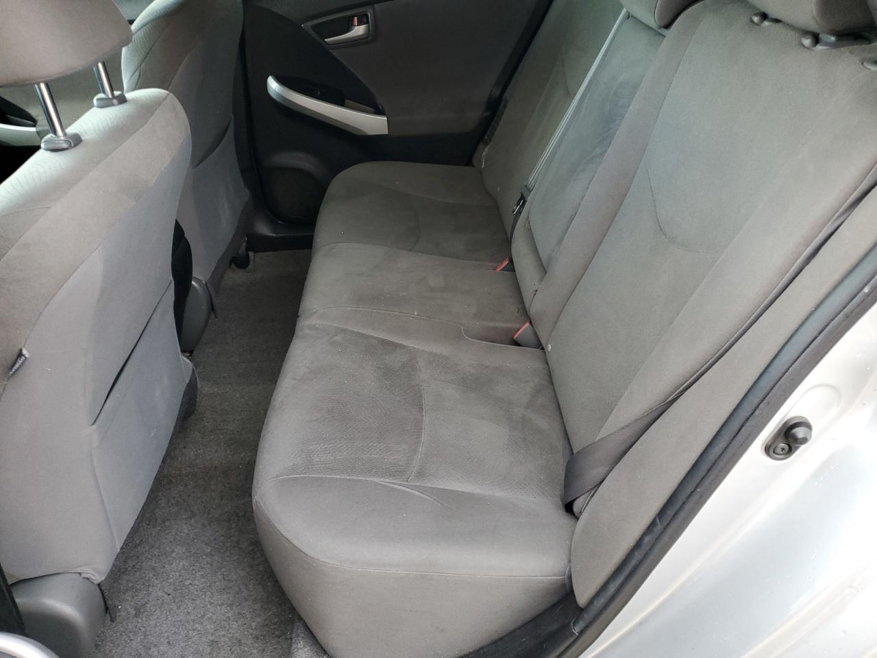 2014 Toyota Prius - Image 11