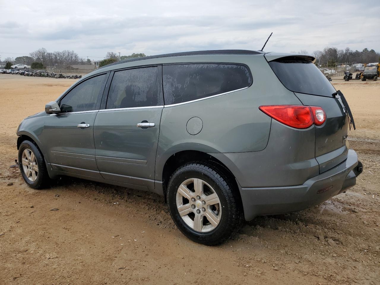 2011 Chevrolet Traverse - Image 2