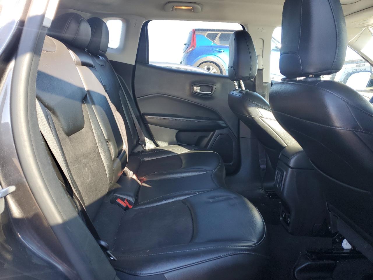 2020 Jeep Compass - Image 11