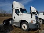 2016 Freightliner Cascadia 125 for Sale in Mcfarland, WI - Minor Dent/Scratches