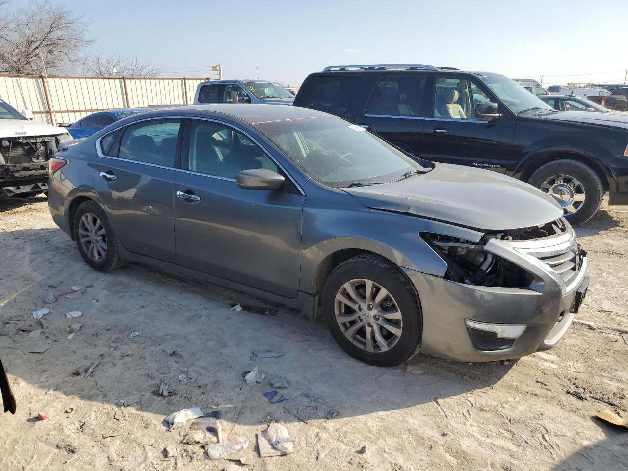 2014 Nissan Altima - Image 4