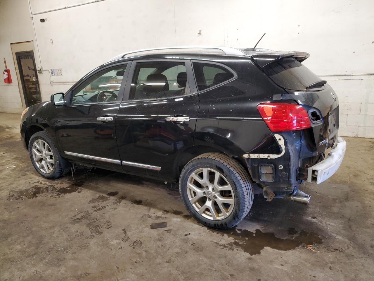 2011 Nissan Rogue - Image 2