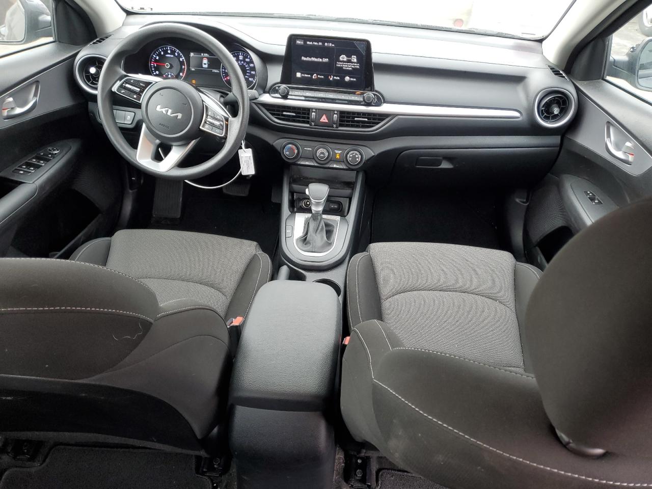2023 Kia Forte - Image 8