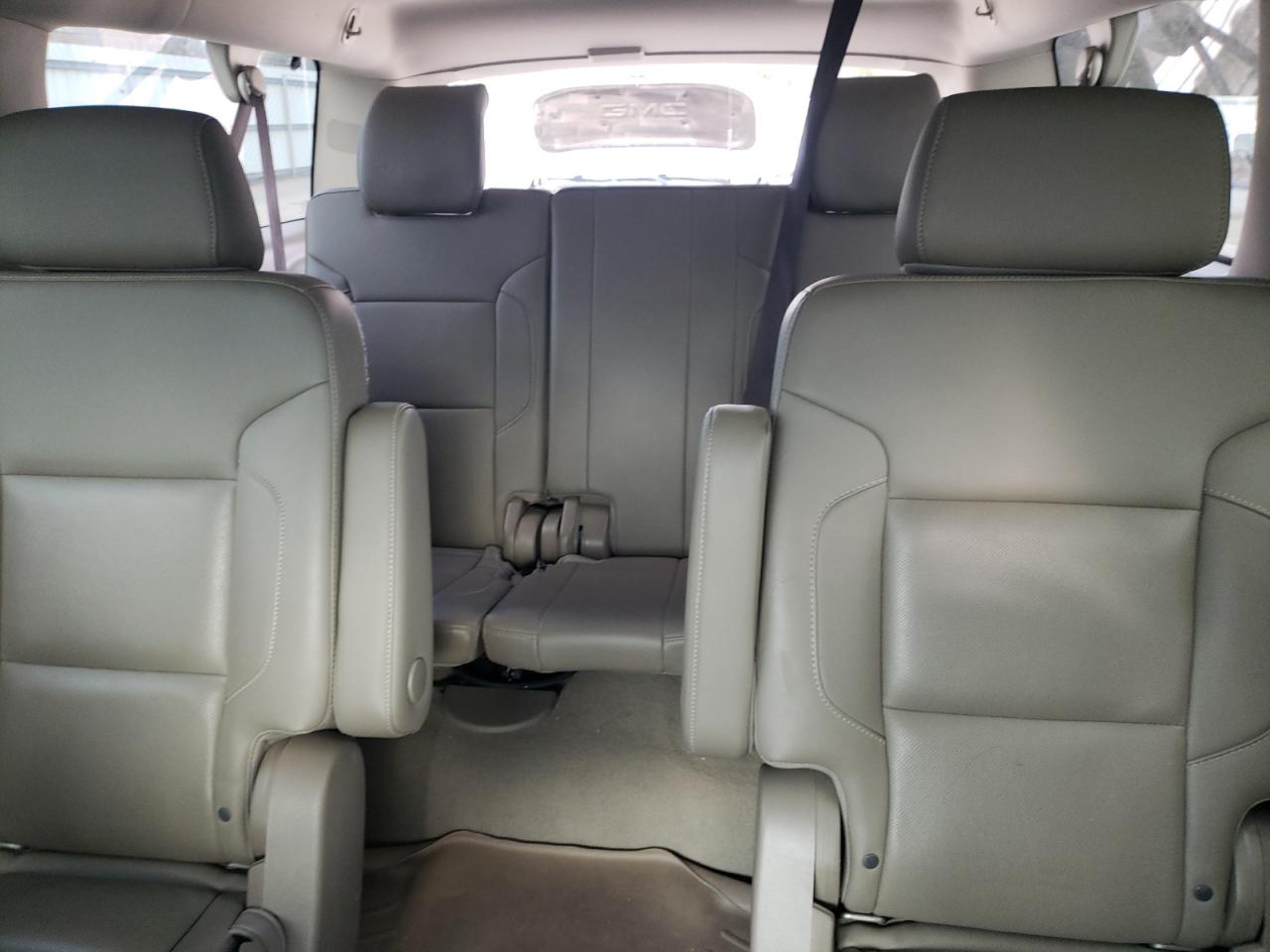2019 GMC Yukon - Image 10