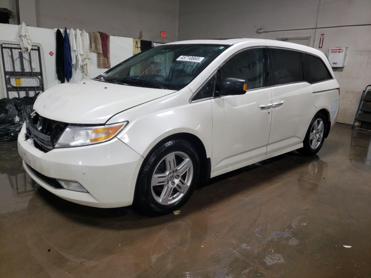 2013 Honda Odyssey - Image 1