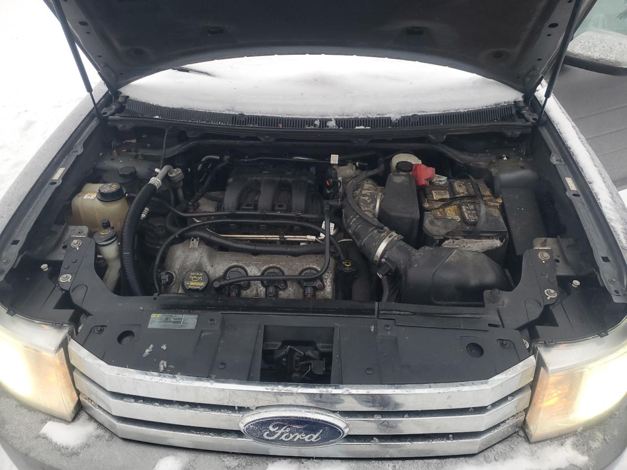 2010 Ford Flex - Image 13