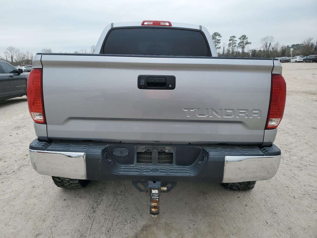 2014 Toyota Tundra - Image 6