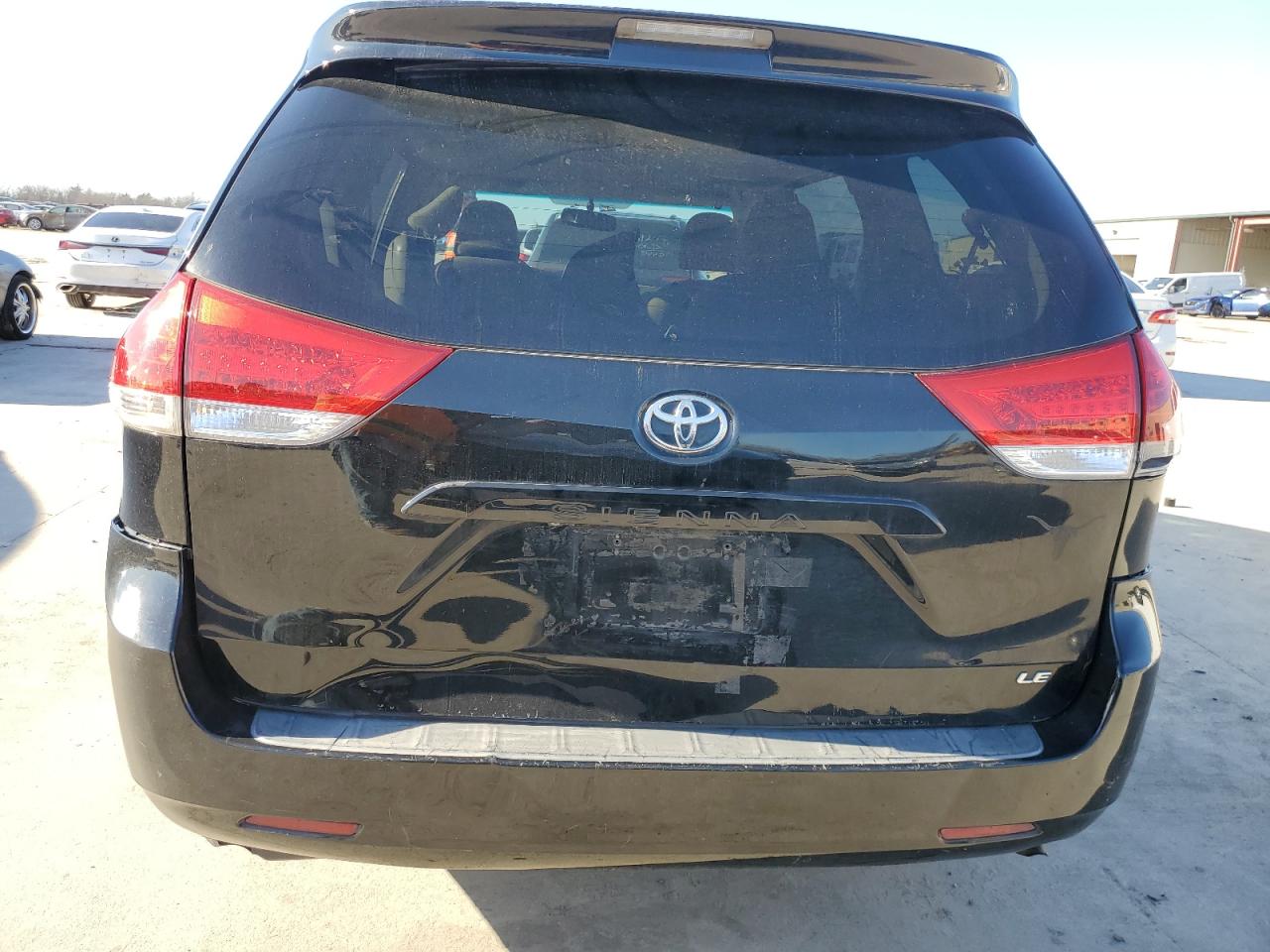 2011 Toyota Sienna - Image 6