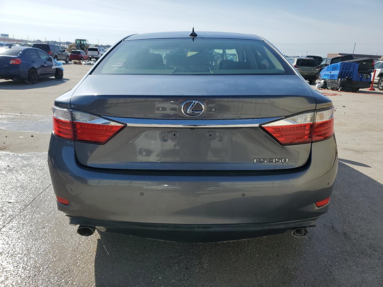 2013 Lexus ES - Image 6