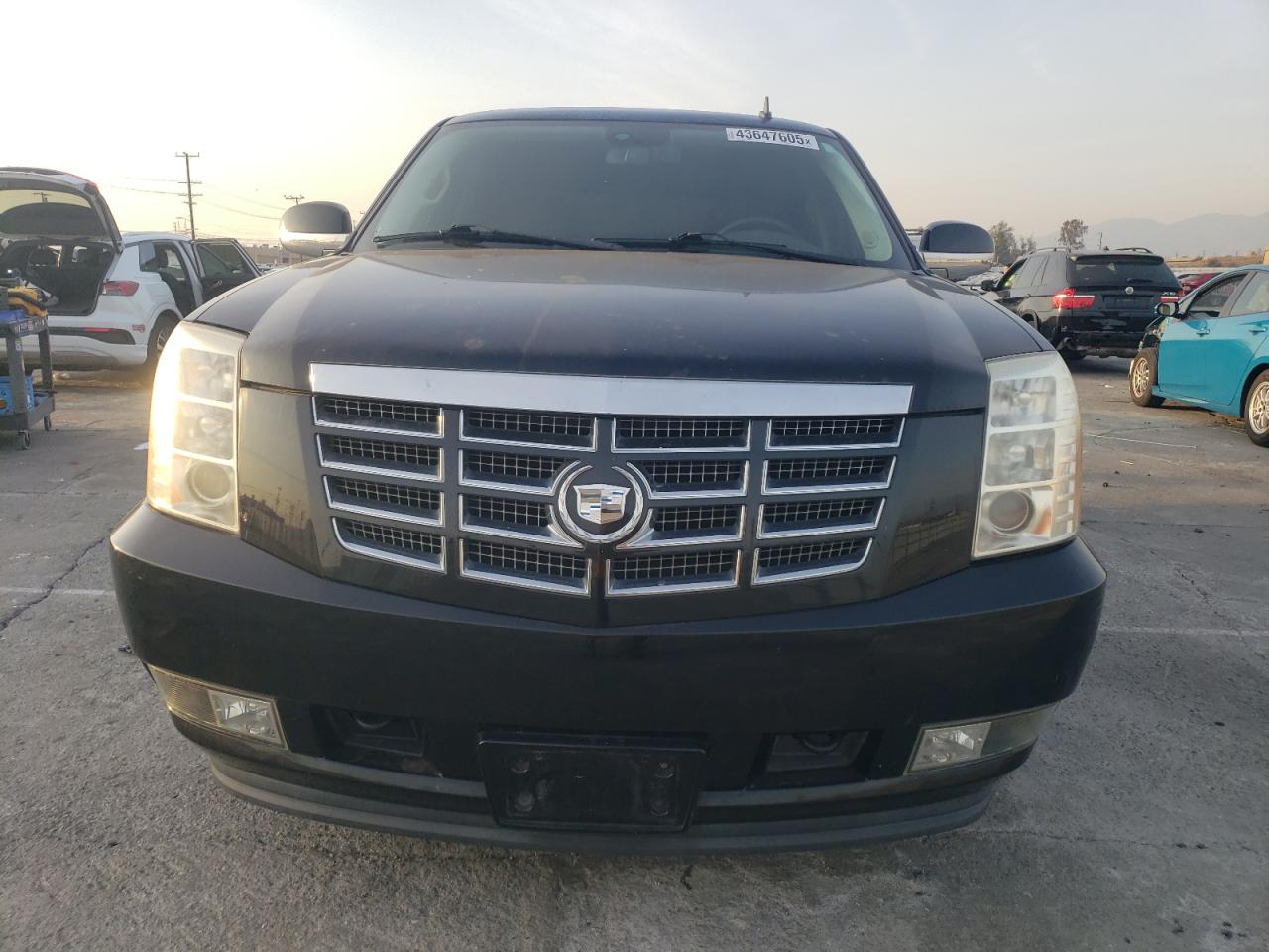 2009 Cadillac Escalade - Image 5