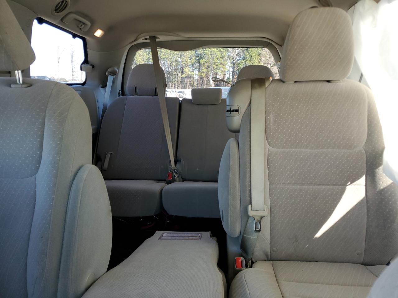 2019 Toyota Sienna - Image 10