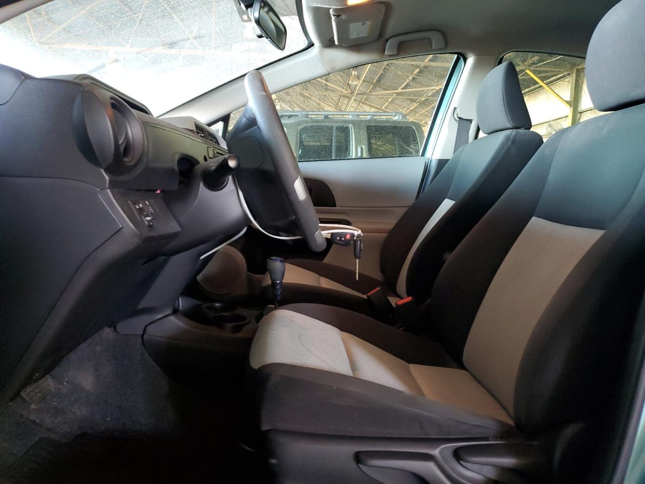 2012 Toyota Prius - Image 7