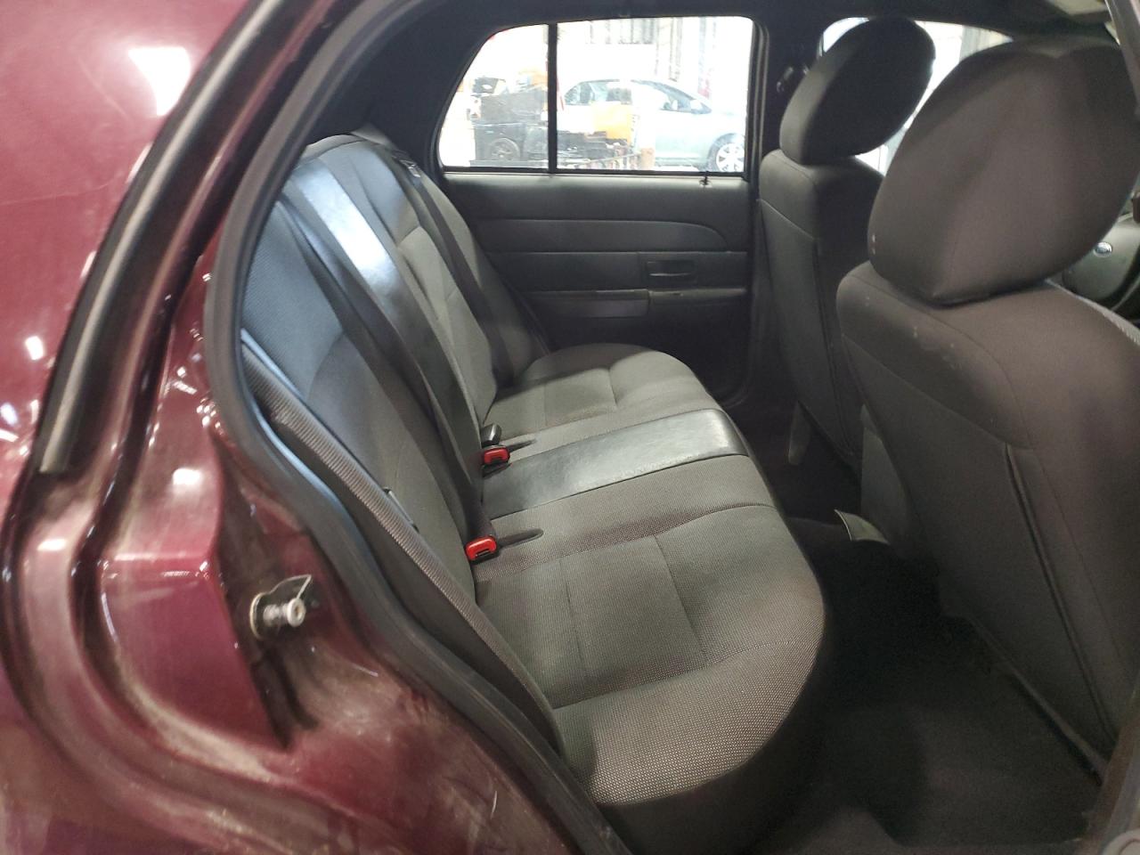 2011 Ford Crown Victoria - Image 10