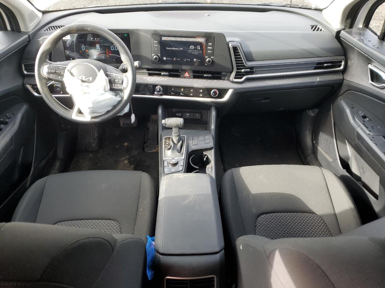 2025 Kia Sportage - Image 8
