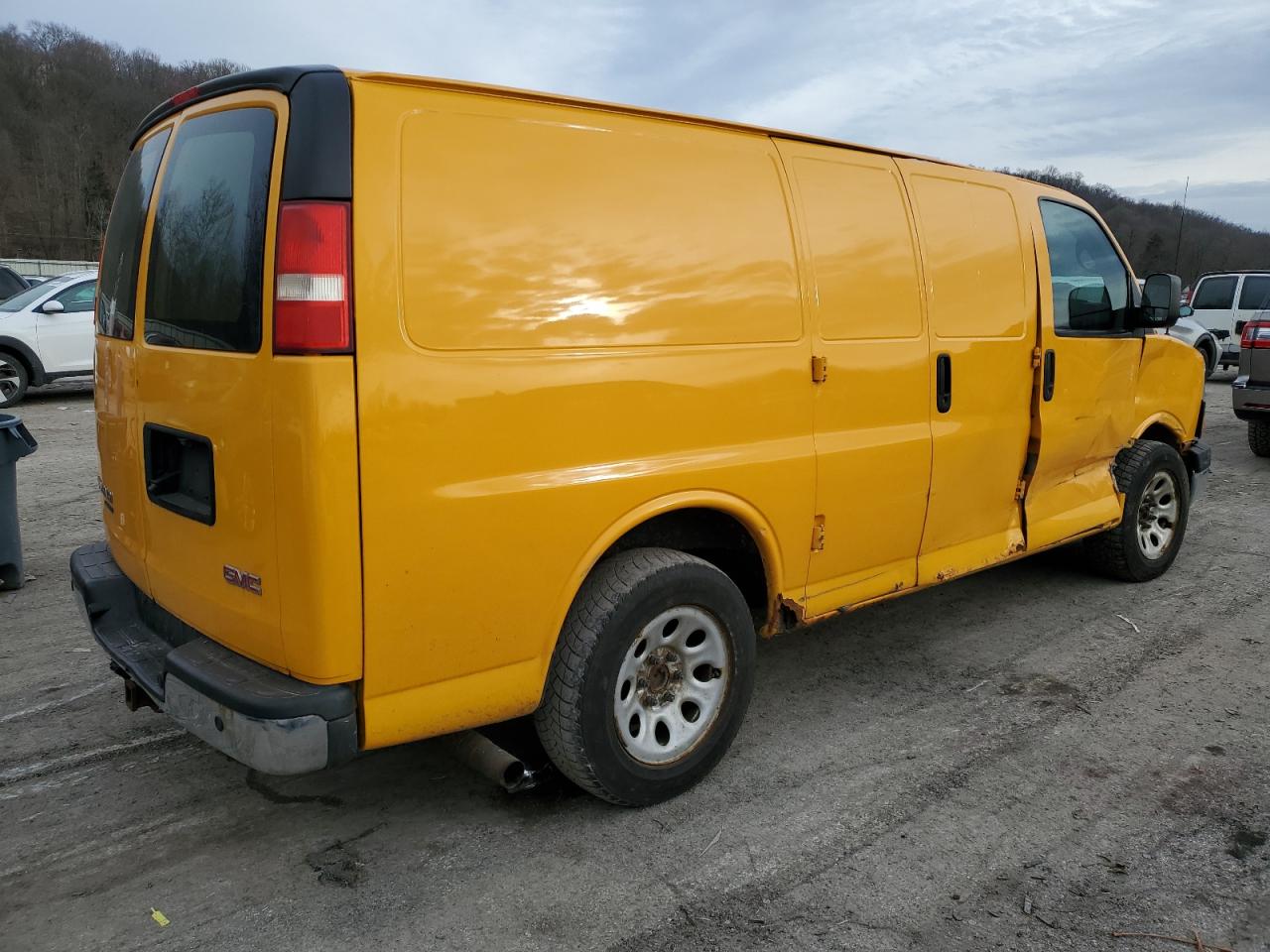 2013 GMC Savana - Image 3