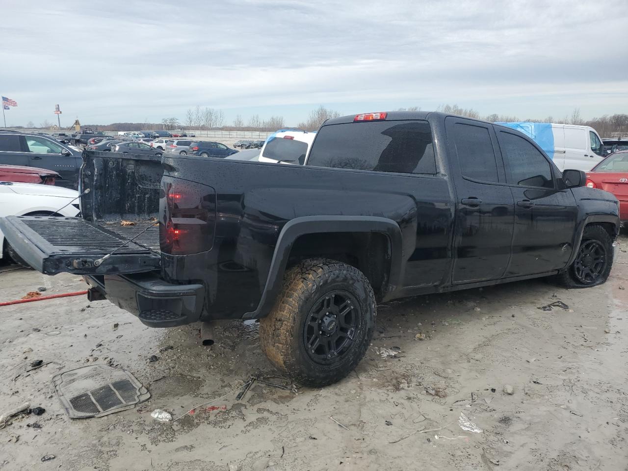 2015 Chevrolet Silverado - Image 3