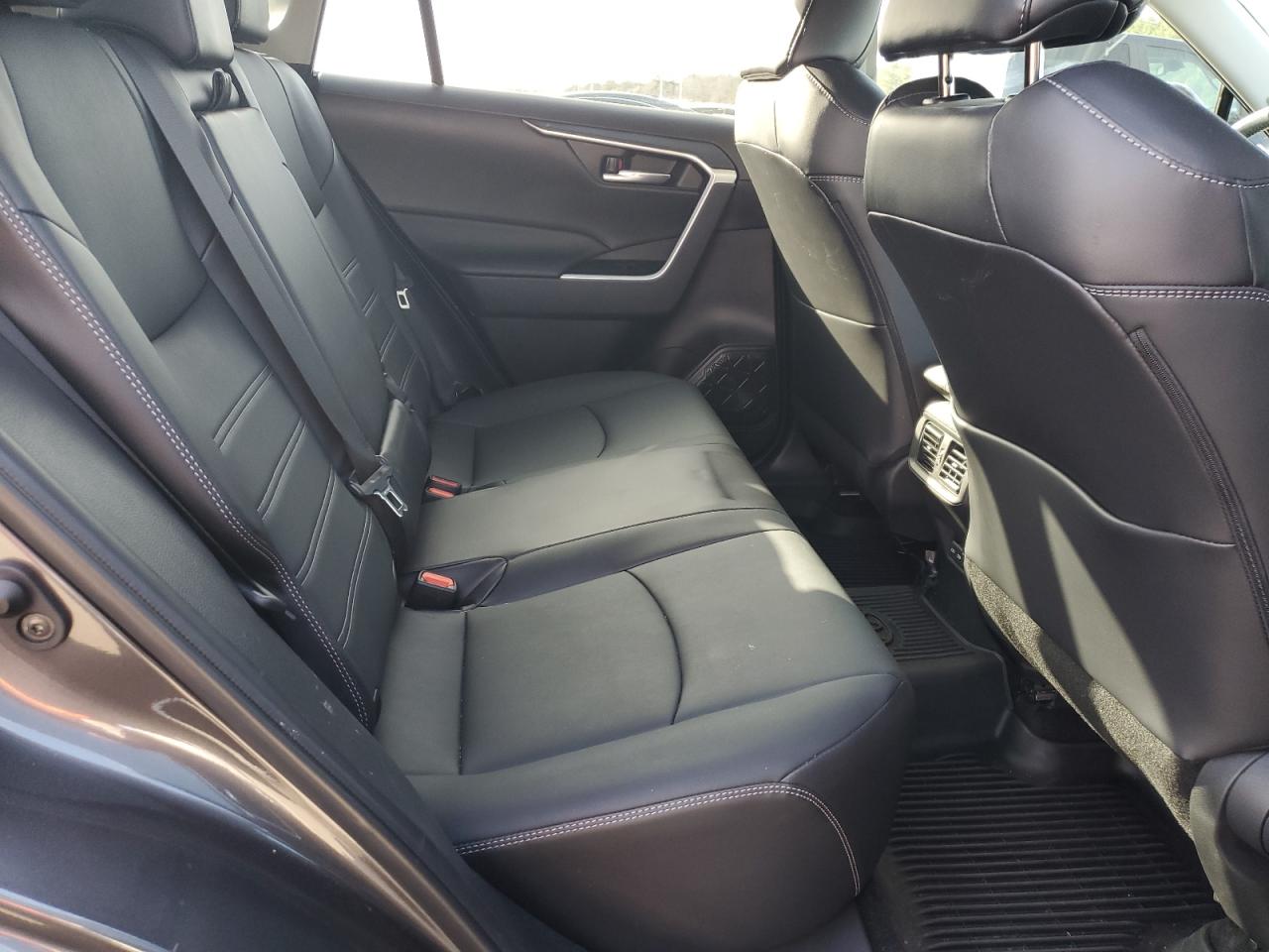 2023 Toyota RAV 4 - Image 11