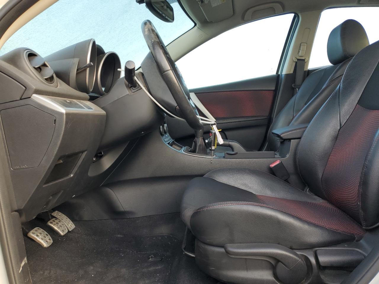 2013 Mazda 3 - Image 7