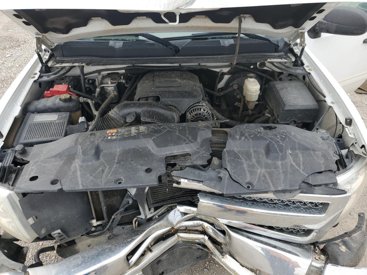 2013 Chevrolet Silverado - Image 11