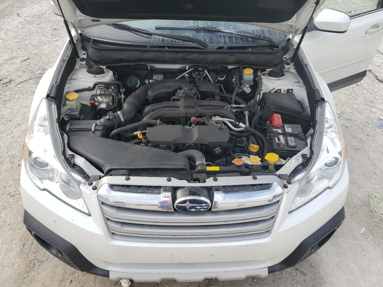 2014 Subaru Outback - Image 12
