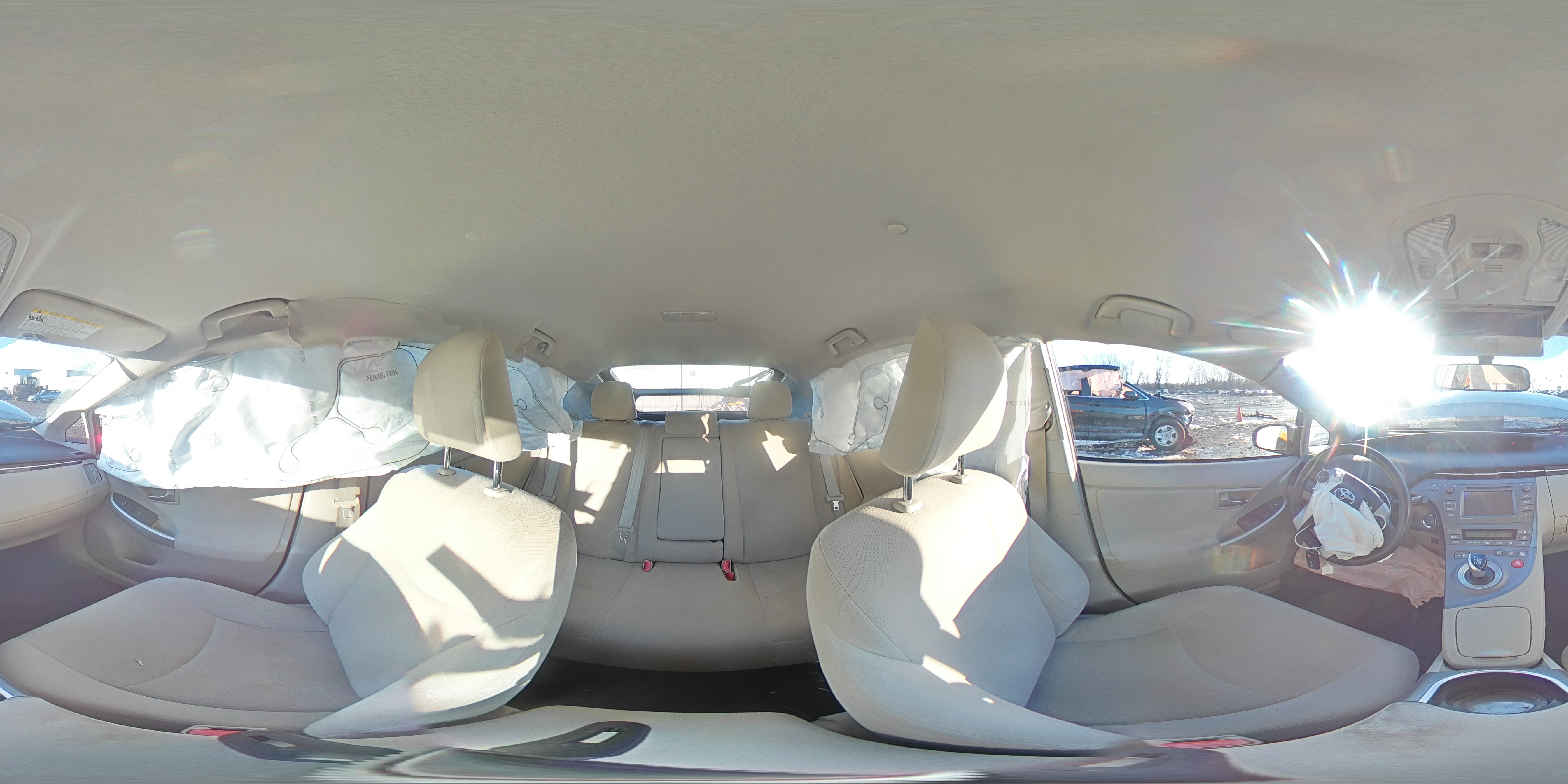 2014 Toyota Prius - Image 13