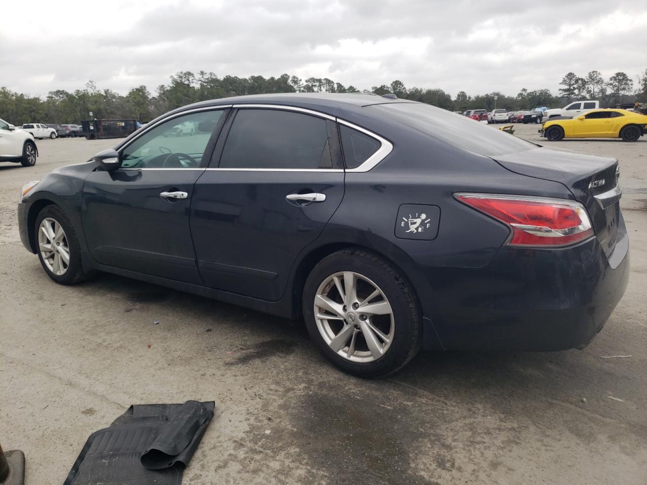 2015 Nissan Altima - Image 2