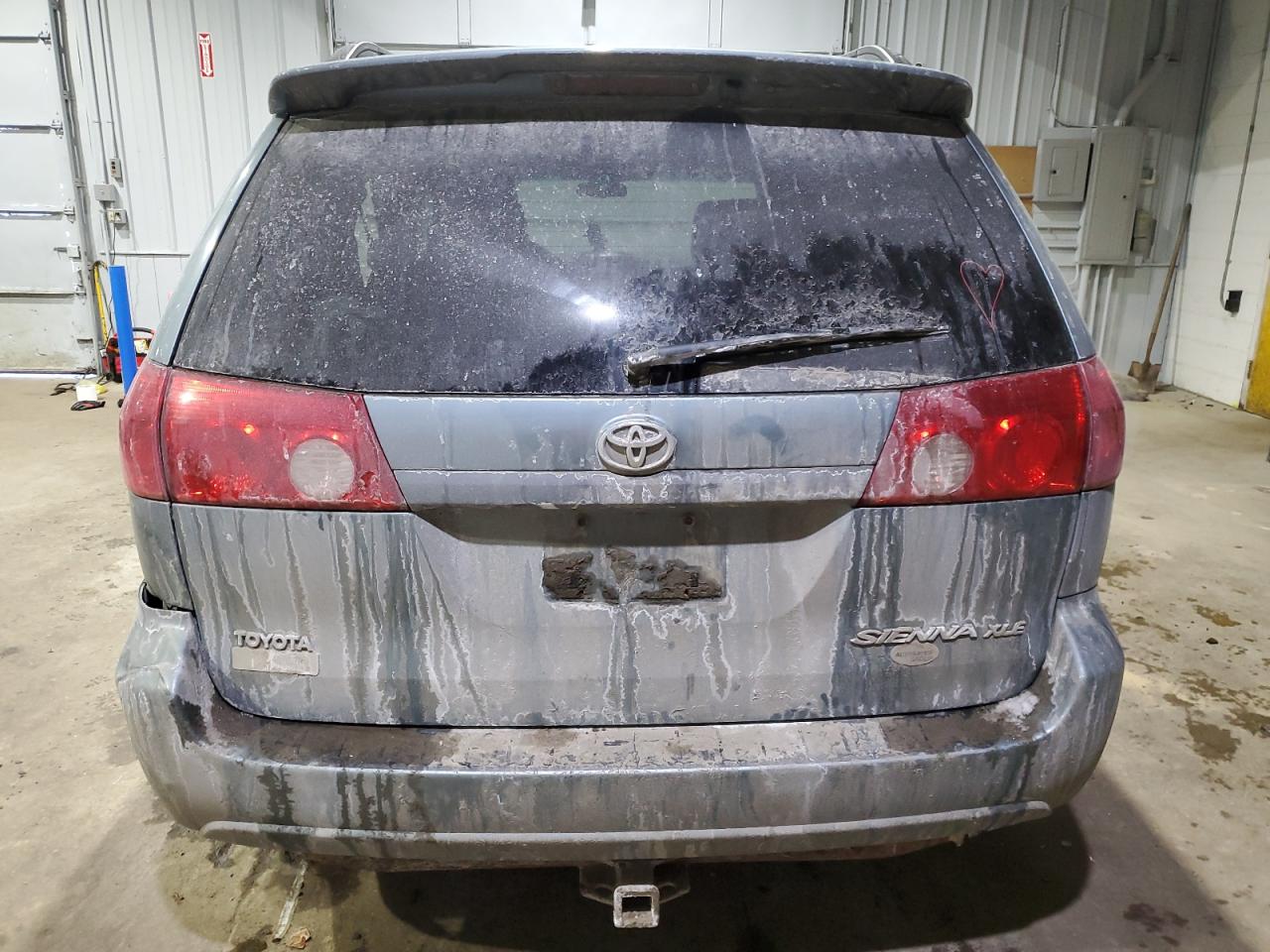 2009 Toyota Sienna - Image 6