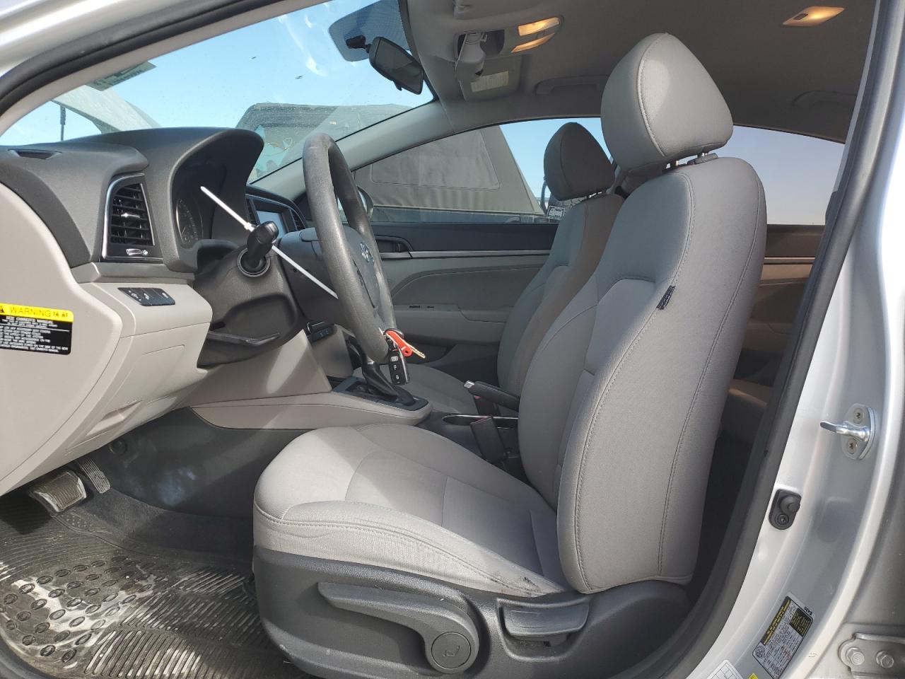 2018 Hyundai Elantra - Image 7