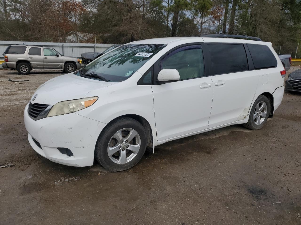 2013 Toyota Sienna - Image 1