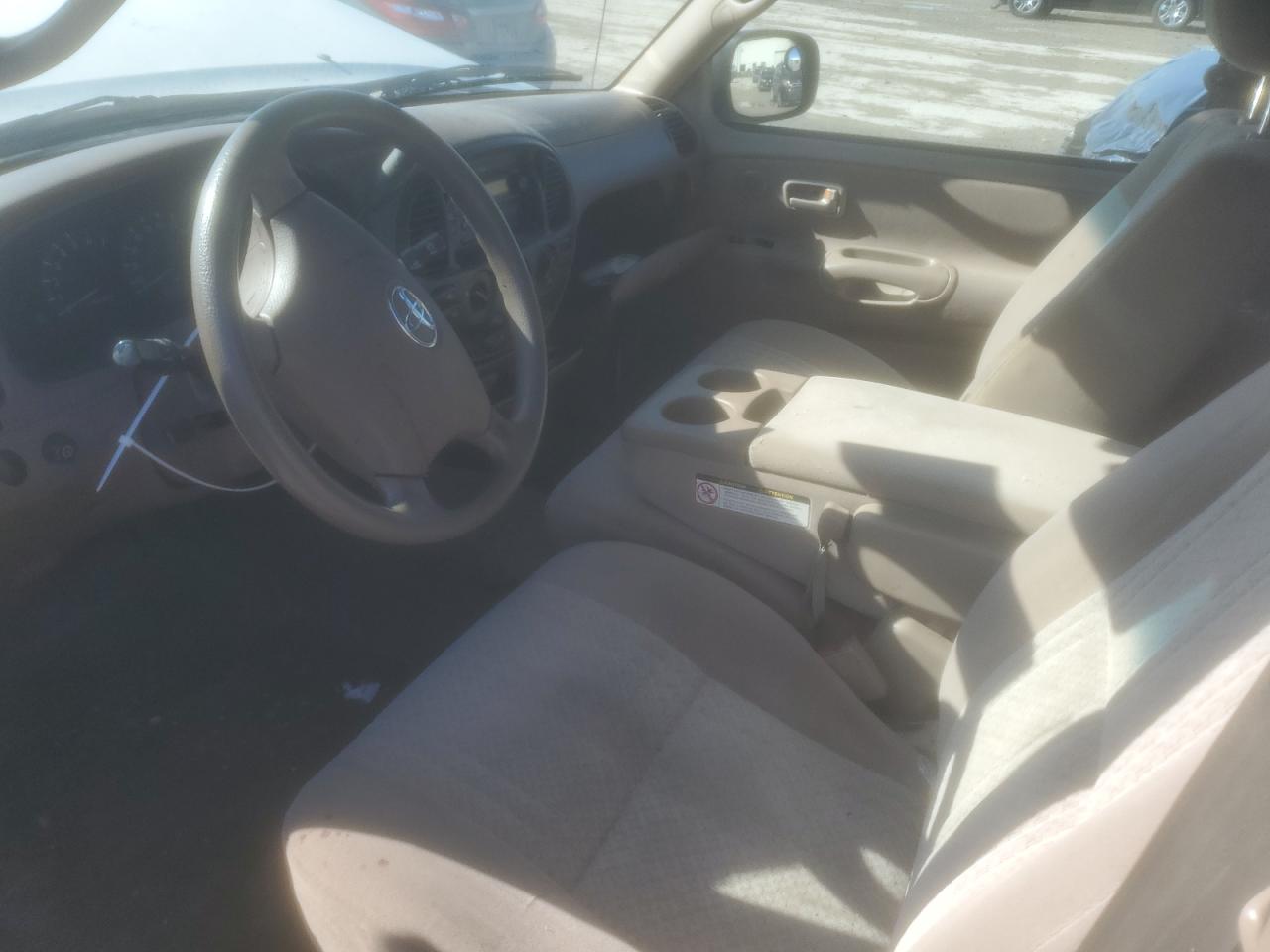 2004 Toyota Tundra - Image 8