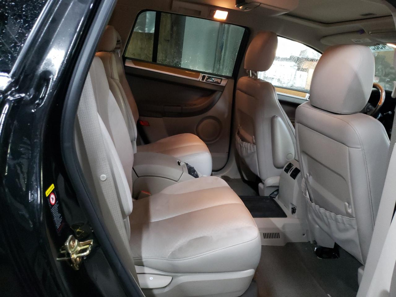 2005 Chrysler Pacifica - Image 11