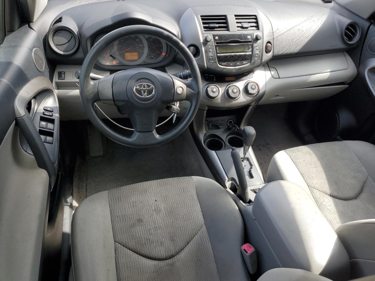 2010 Toyota RAV 4 - Image 8
