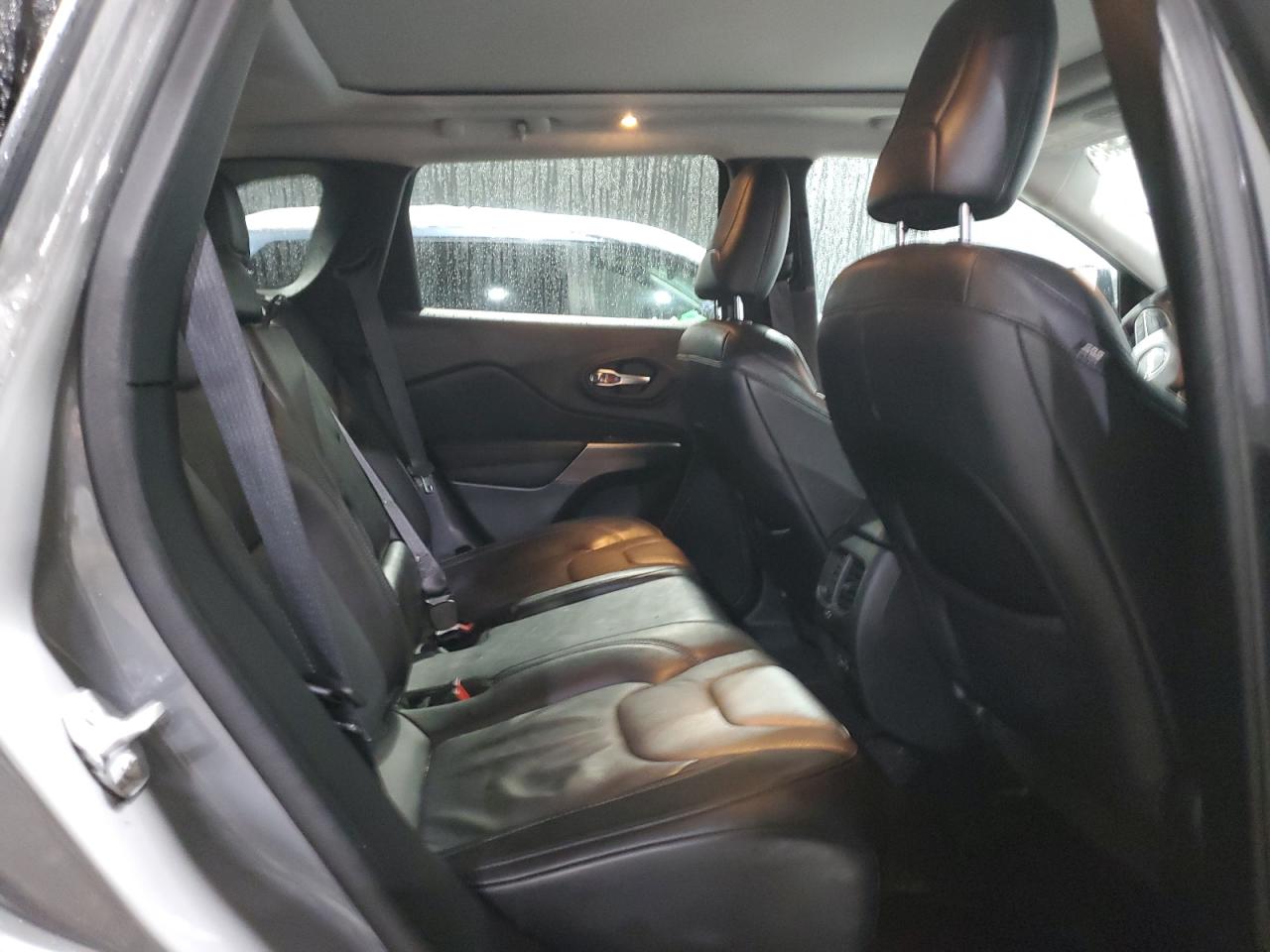 2021 Jeep Grand Cherokee - Image 11