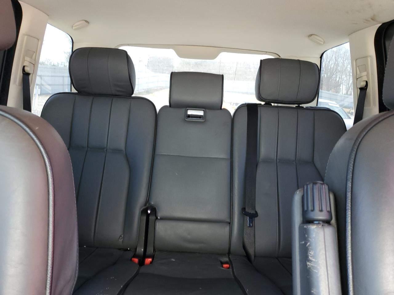 2004 Land Rover Range Rover - Image 10