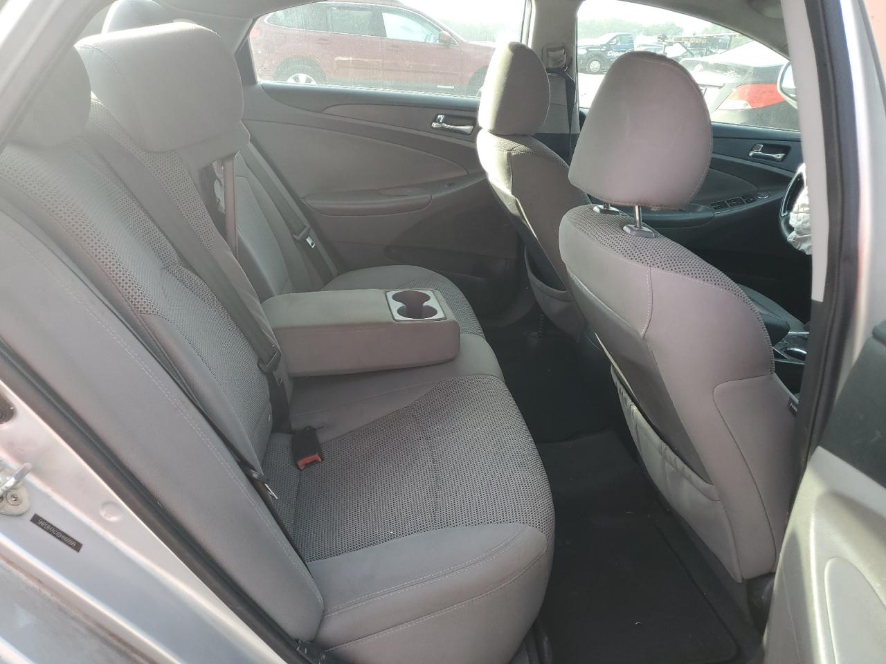 2013 Hyundai Sonata - Image 10