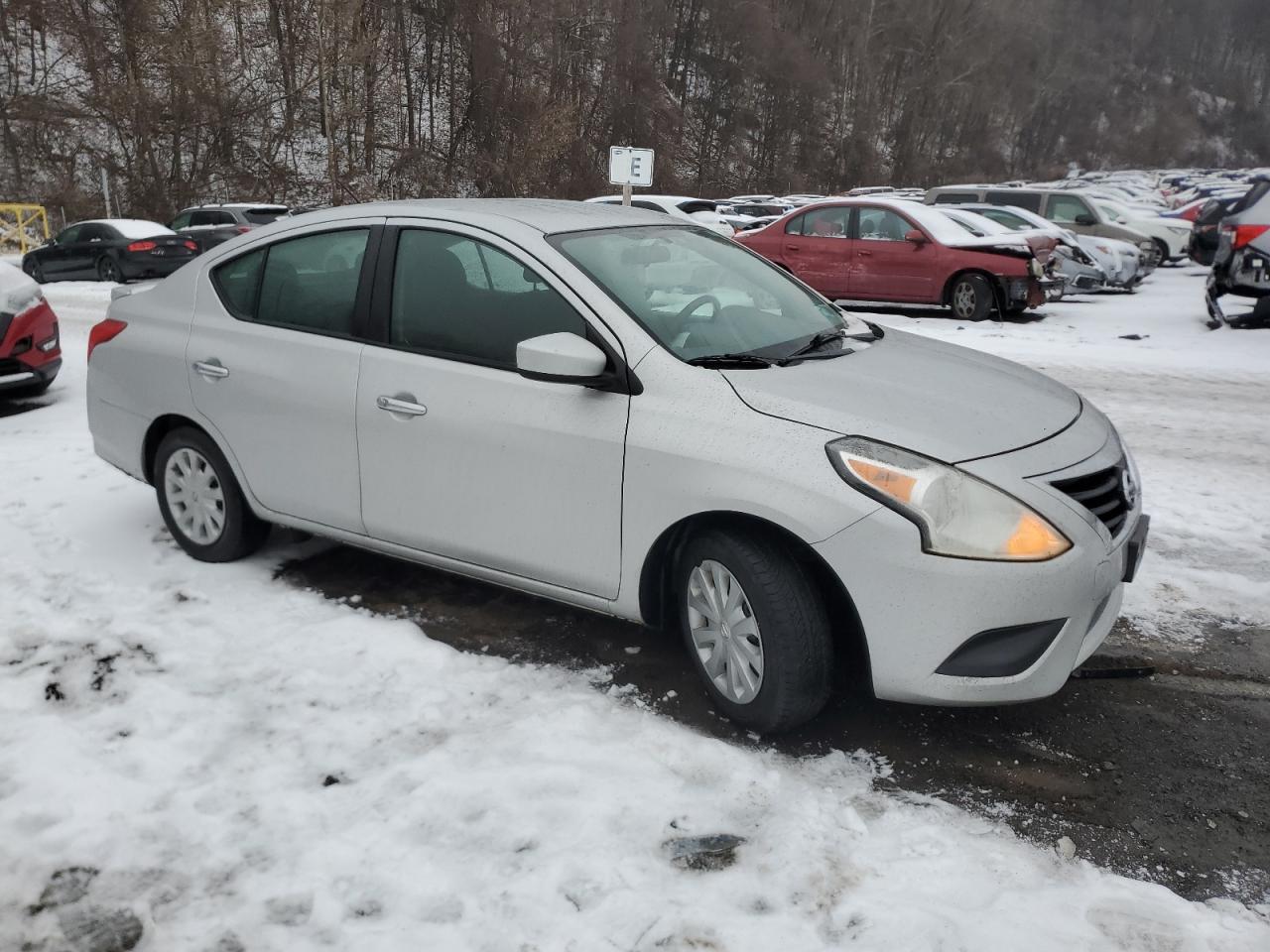 2019 Nissan Versa - Image 4