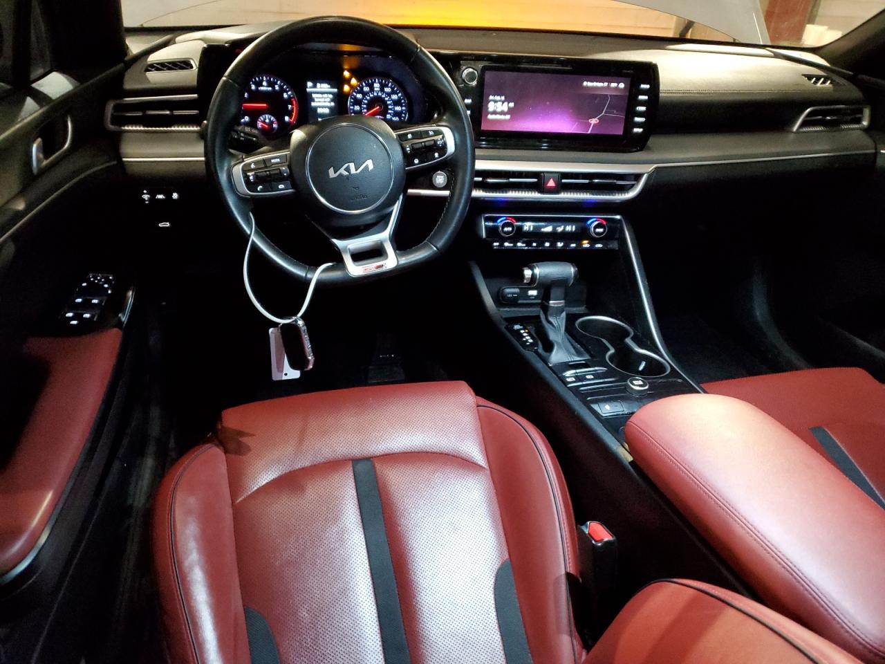 2022 Kia K5 - Image 8