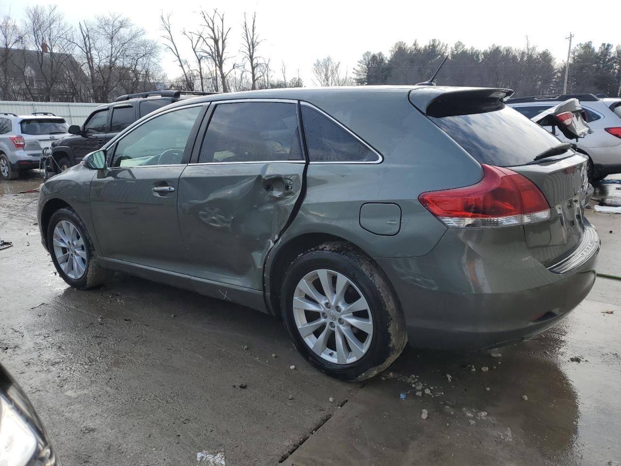 2014 Toyota Venza - Image 2